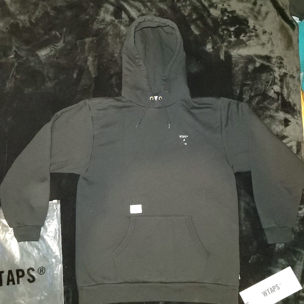 WTAPS Sweatshirt / Hoodie Mens size Large  Black Brand new with tags and bag